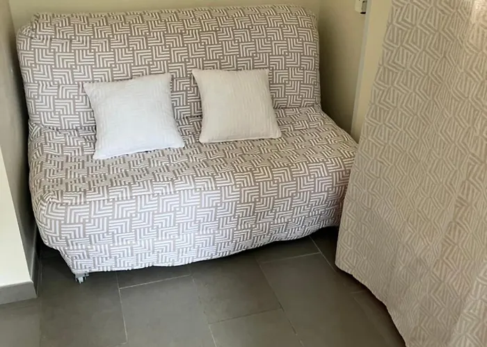 Hotes Chez Fernand Centuri